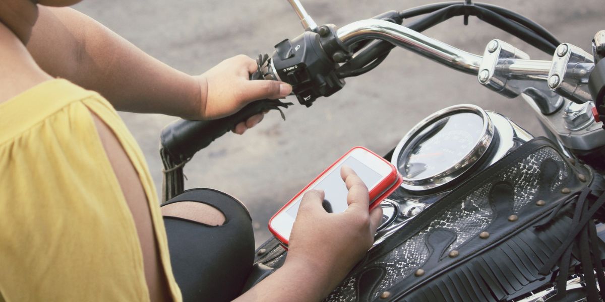 Using smart phone with motorcycle