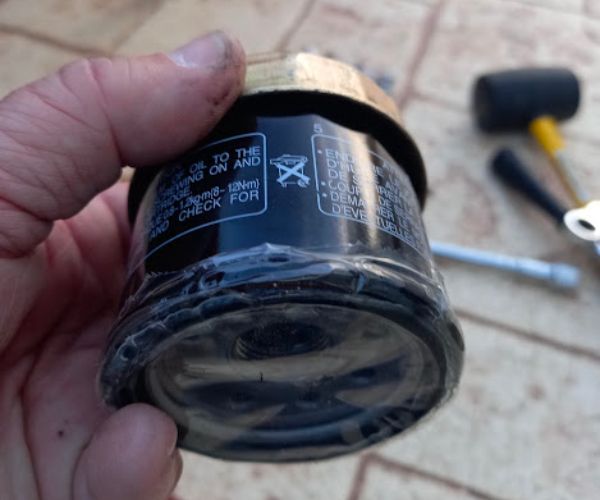 New oil filter with filter socket